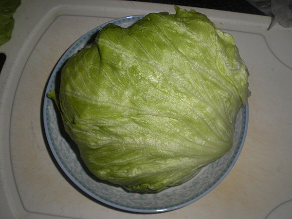 郫县豆瓣炒木耳生菜步骤1