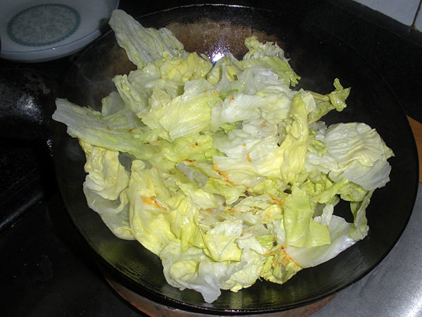郫县豆瓣炒木耳生菜步骤9