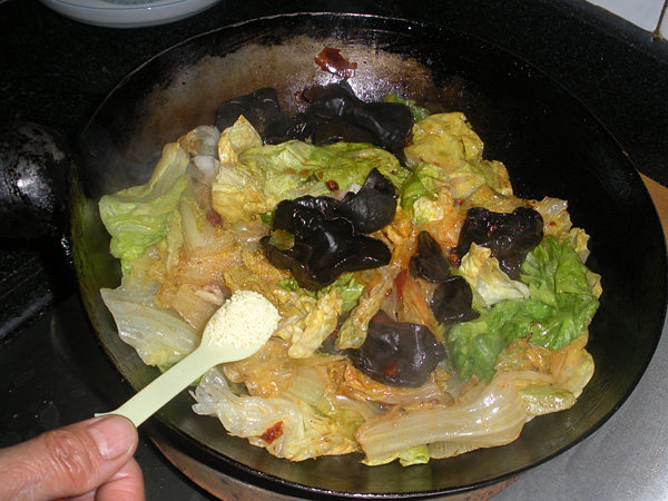 郫县豆瓣炒木耳生菜步骤12