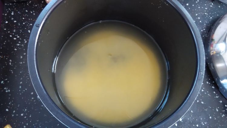 生菜蛋花小米粥步骤2