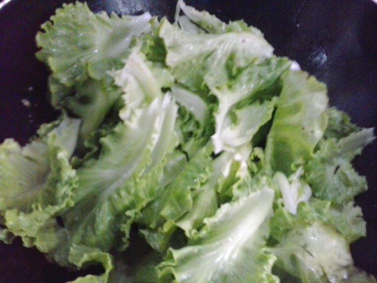 西红柿鸡蛋炒生菜步骤6