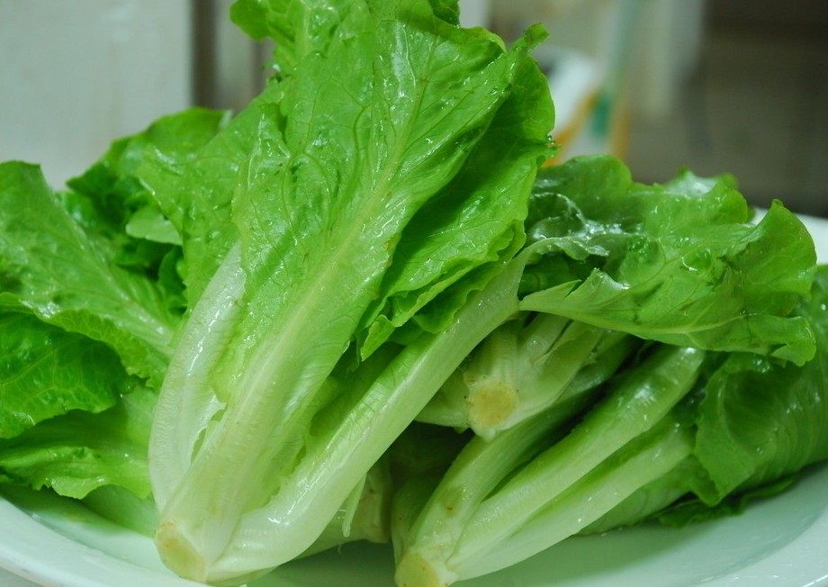 蒜泥炒生菜步骤1