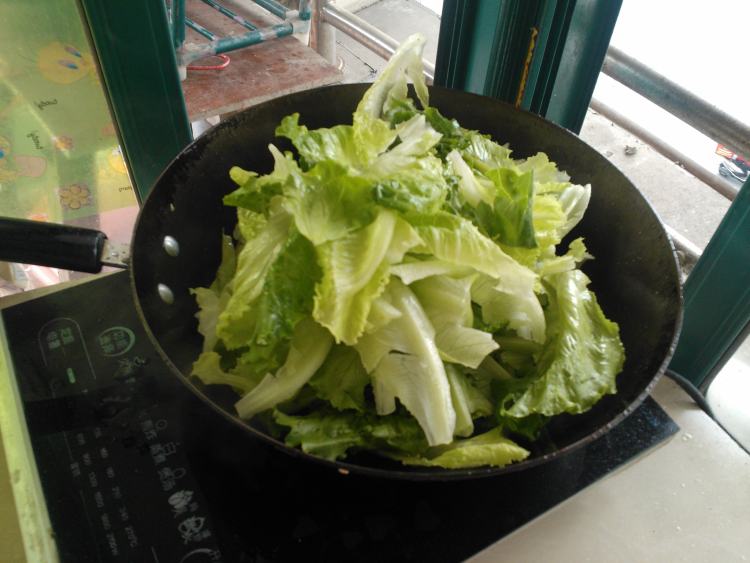 葱香生菜步骤4