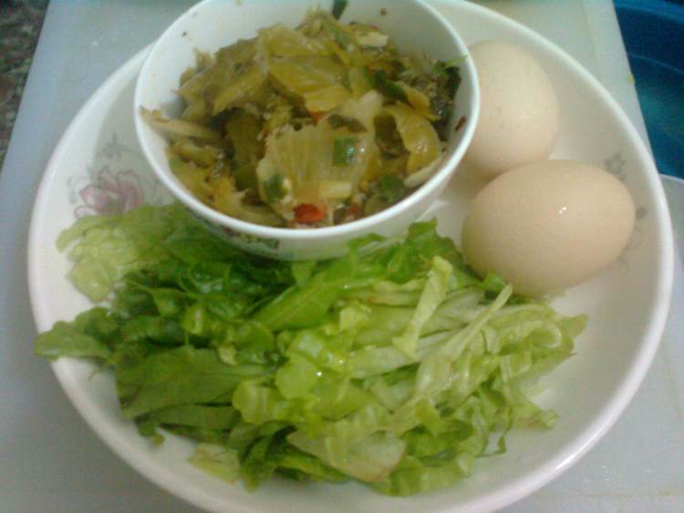 酸菜蛋炒饭步骤2