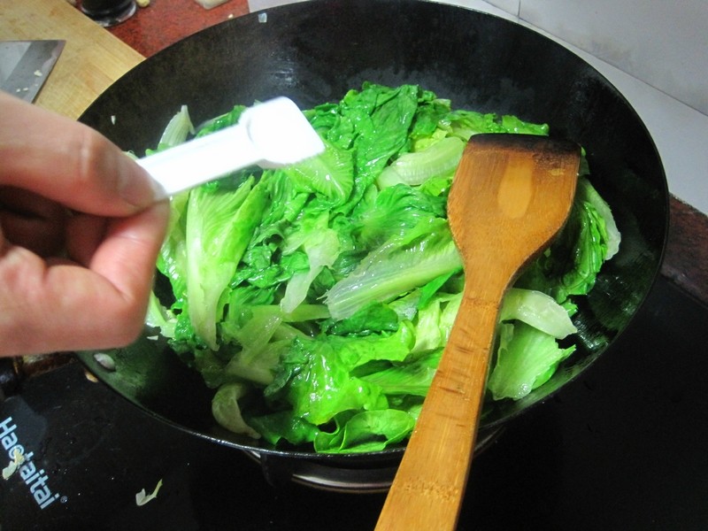 鲍汁生菜步骤6
