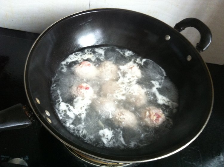 生菜豆腐肉丸汤步骤3