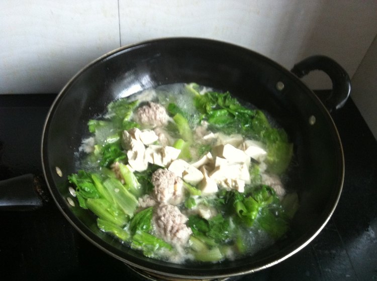 生菜豆腐肉丸汤步骤5