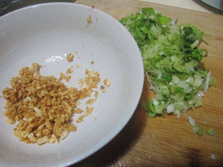 鱼丸煮生菜步骤3