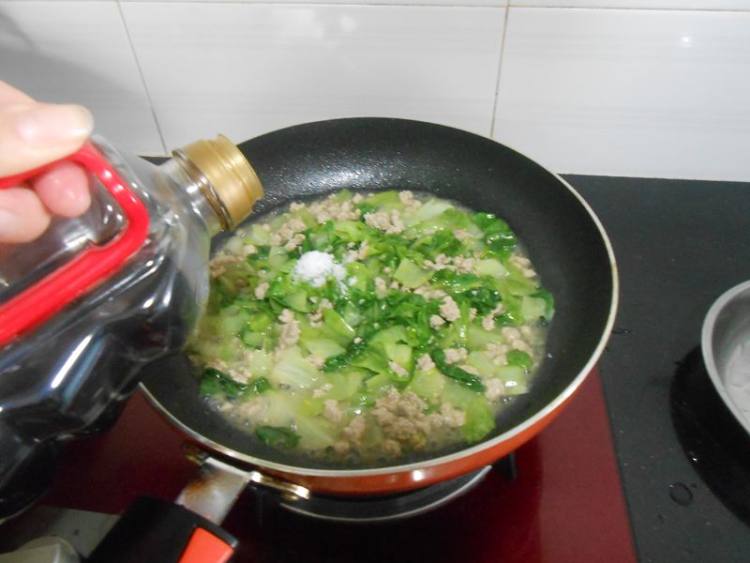 生菜肉末步骤7