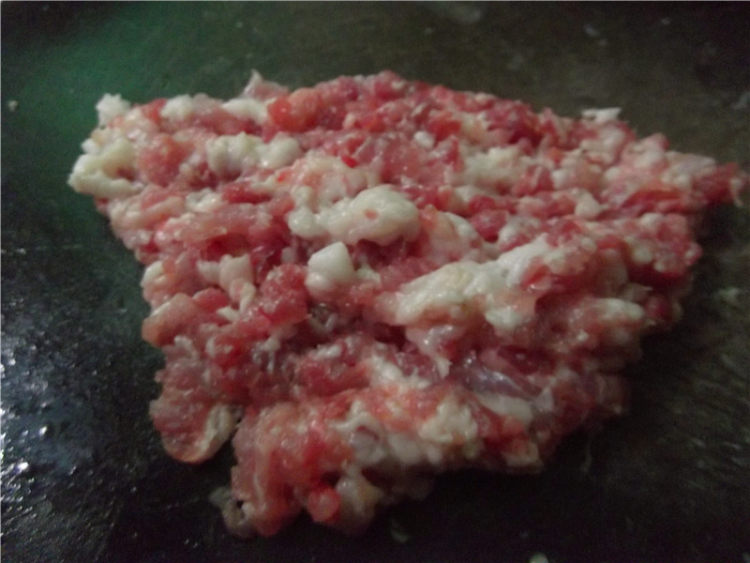 肉末拌生菜步骤2