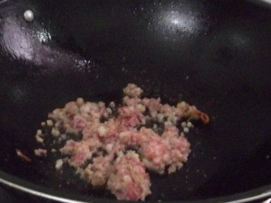 肉末拌生菜步骤3