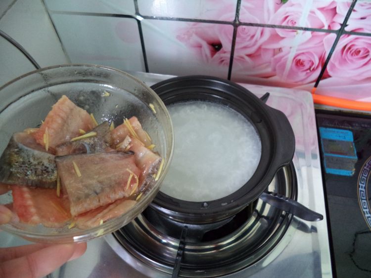 鱼骨粥步骤6