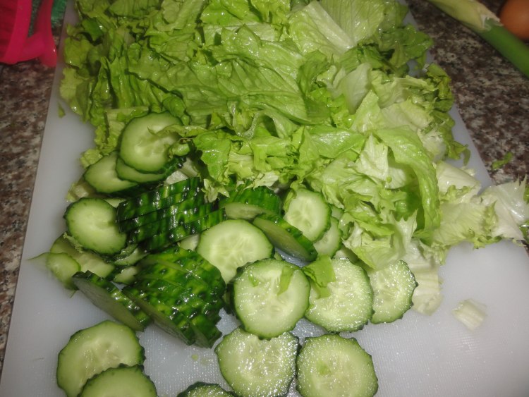 黄瓜拌生菜步骤2