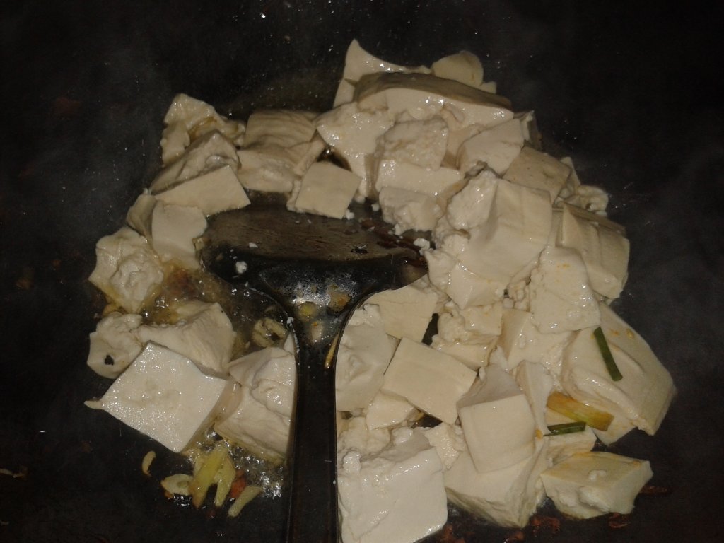豆腐炒生菜步骤4