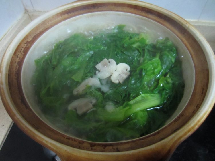 生菜蘑菇汤步骤6