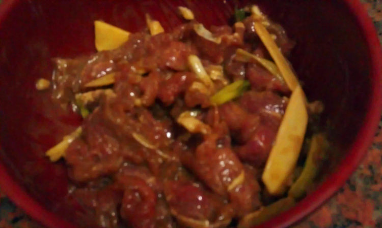 香烤牛肉生菜包步骤5