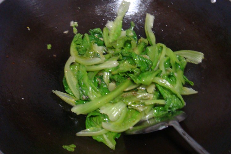 蒜茸炒生菜步骤5