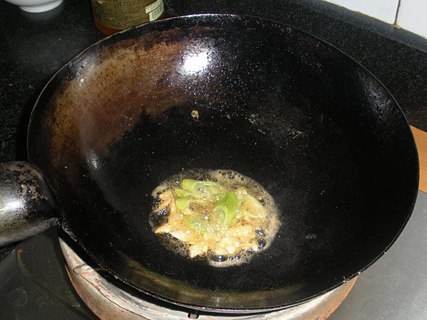 西红柿生菜汤面步骤8