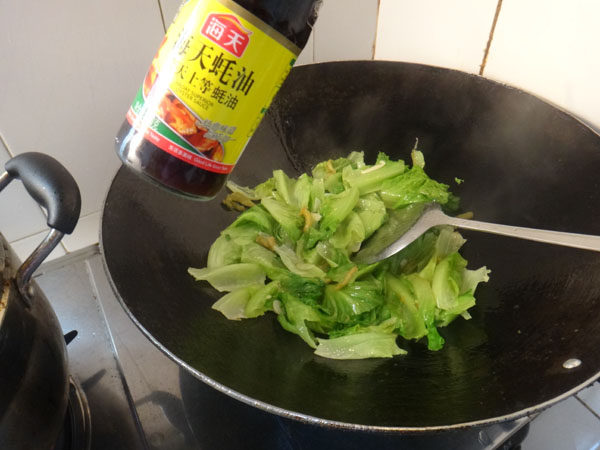 榨菜炒生菜步骤6