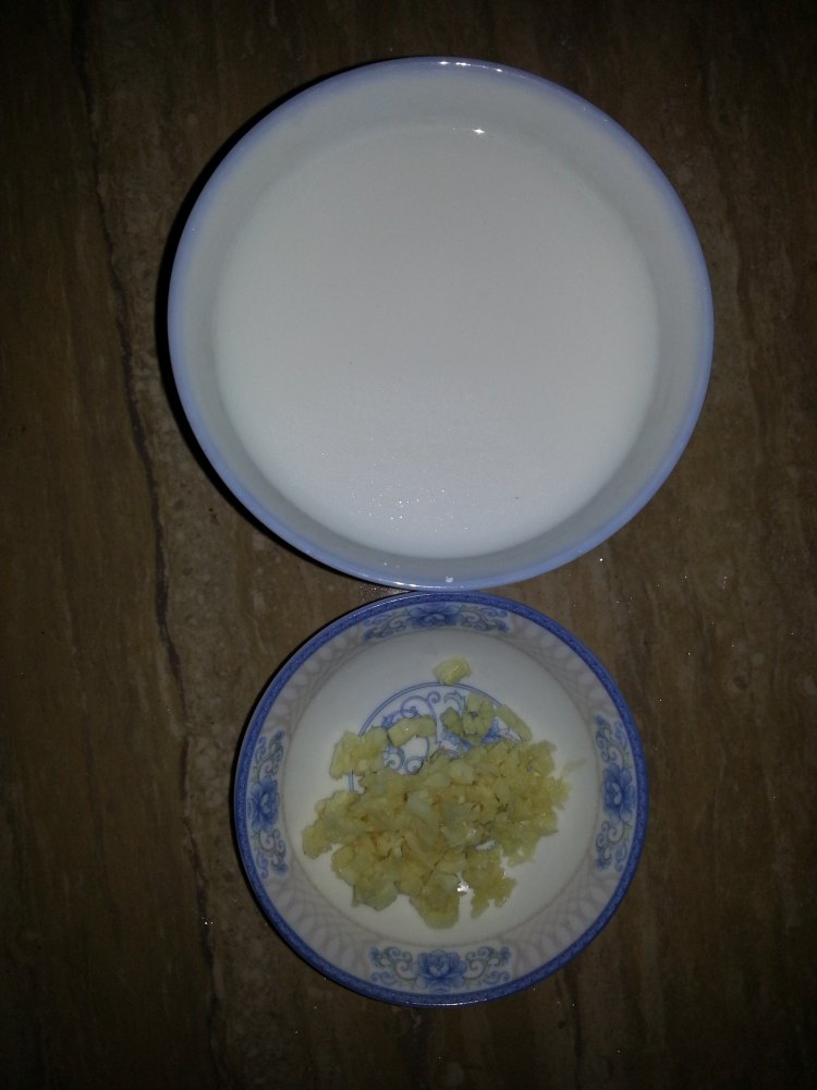 蒜香蜜汁生菜步骤2