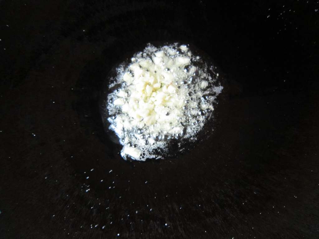 蒜爆生菜步骤5