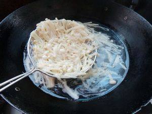 生菜拌金针菇步骤2