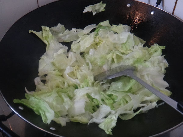 蚝油焖唐生菜步骤2