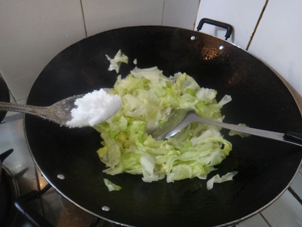 蚝油焖唐生菜步骤3