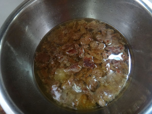 卤牛肉炒生菜步骤1
