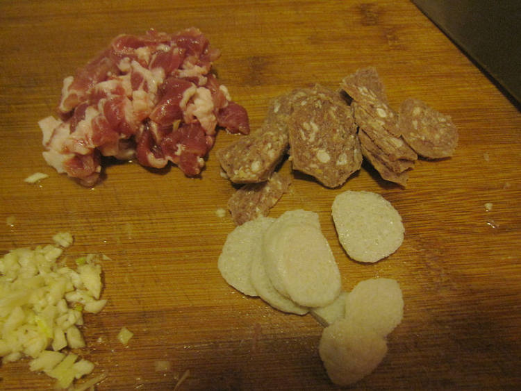 肉丸肉片烩生菜步骤2