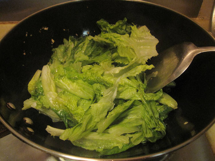 肉丸肉片烩生菜步骤5