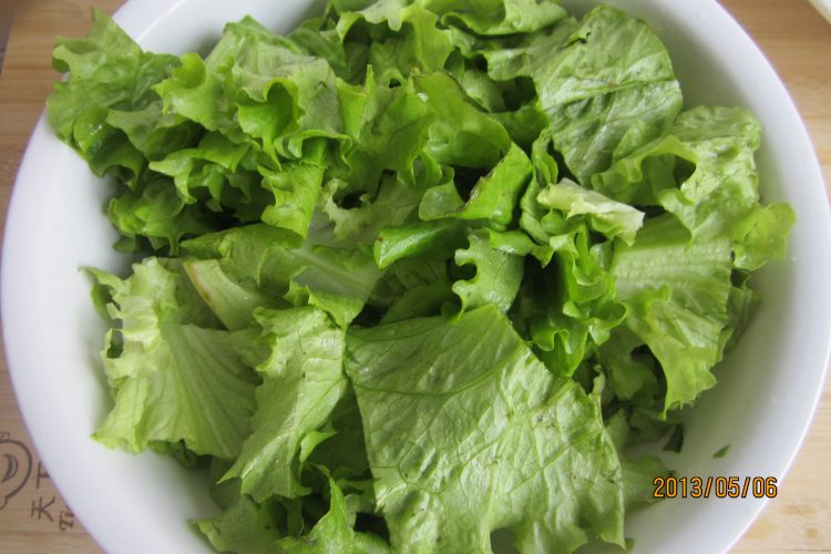 豆豉鱼拌生菜步骤3