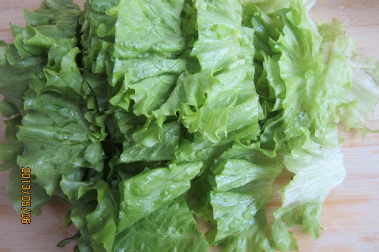 豆豉鱼拌生菜步骤2