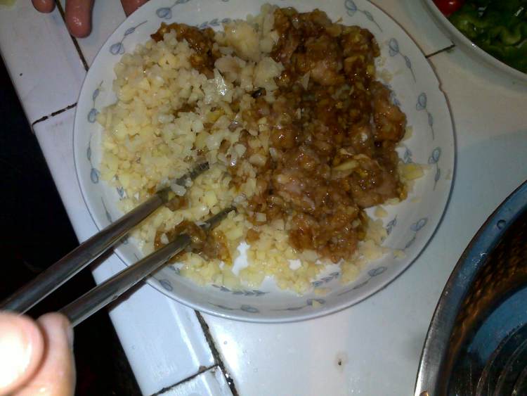 蚝油土豆肉丸子步骤5