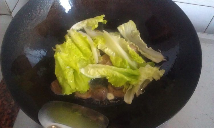 牛肉丸炒米粉步骤7