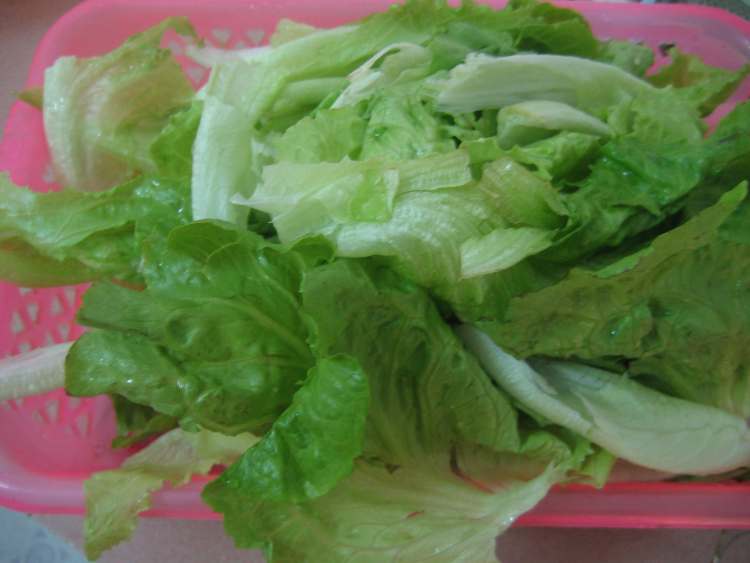 番茄煮生菜步骤1