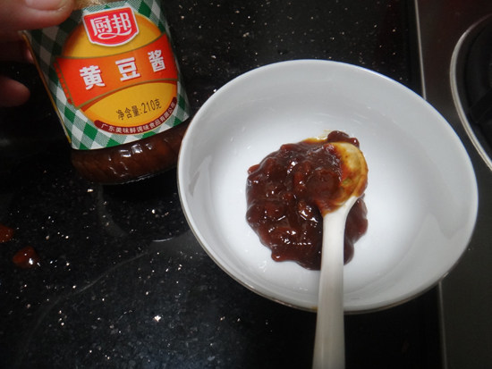 黄豆酱炒生菜步骤2