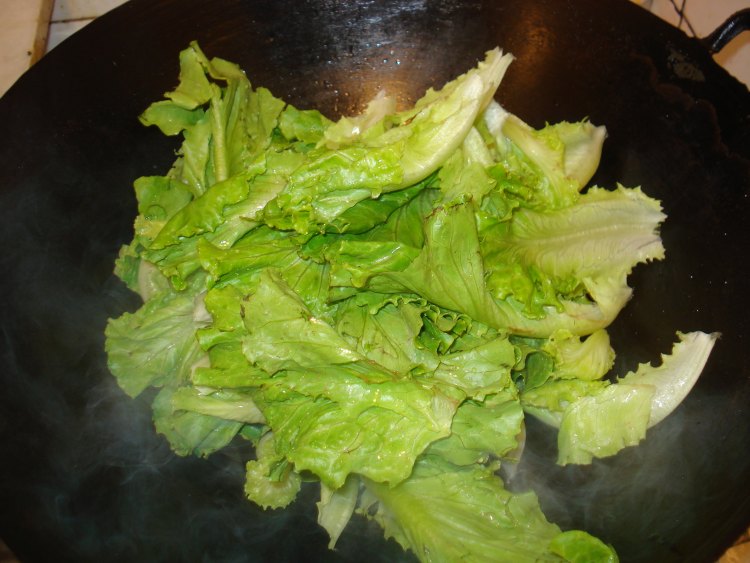 蒜蓉翡翠生菜步骤5