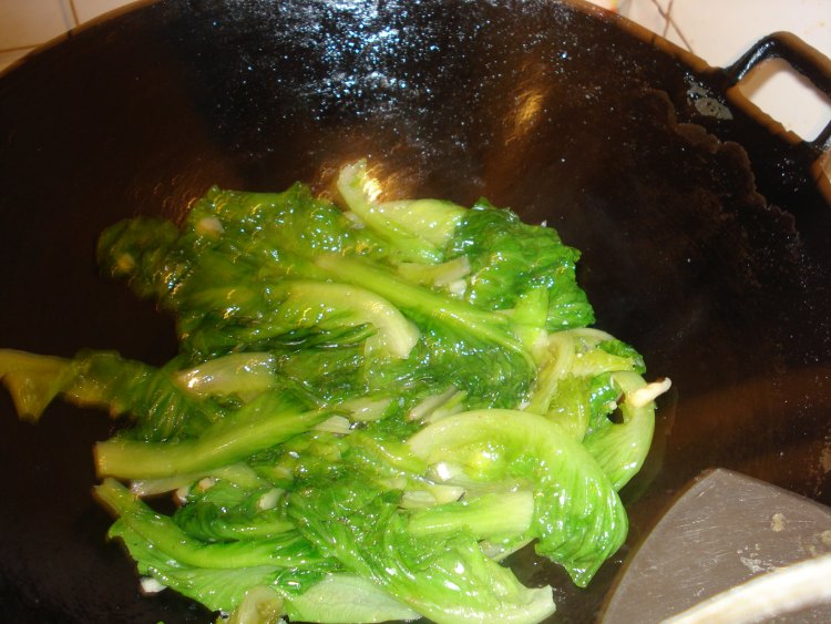 蒜蓉翡翠生菜步骤6