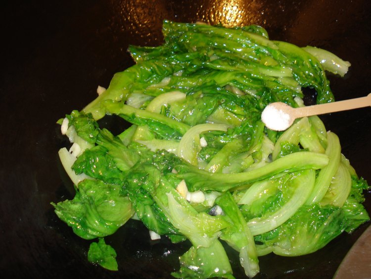 蒜蓉翡翠生菜步骤7