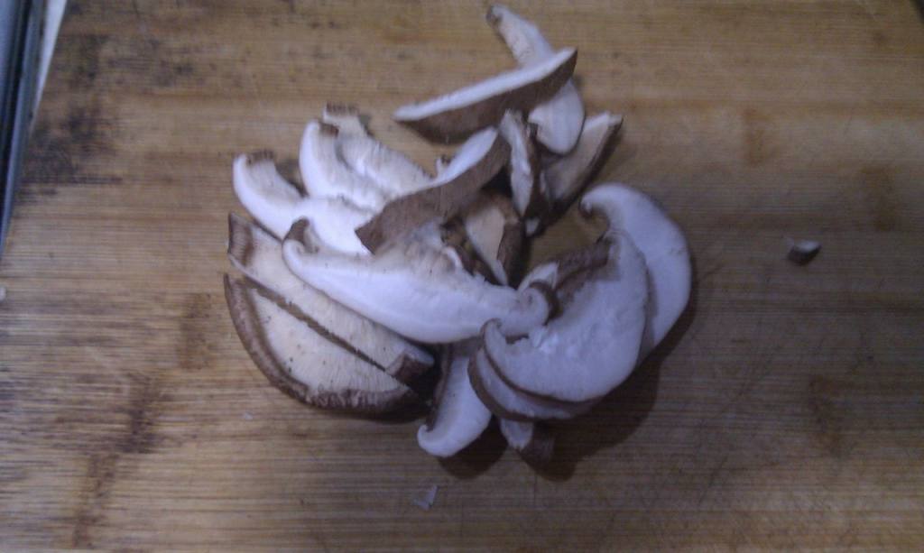 生菜炒香菇步骤2
