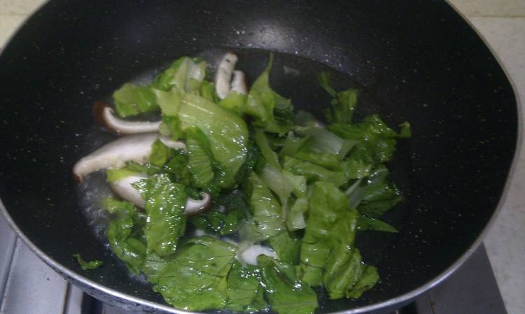 生菜炒香菇步骤6