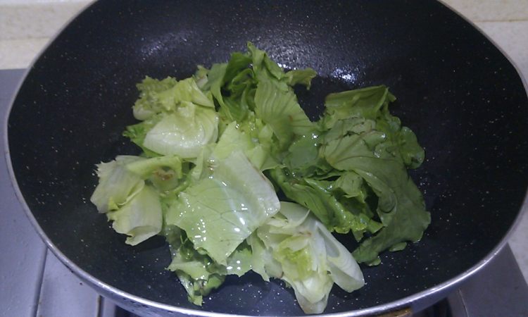 生菜炒虾糕步骤4