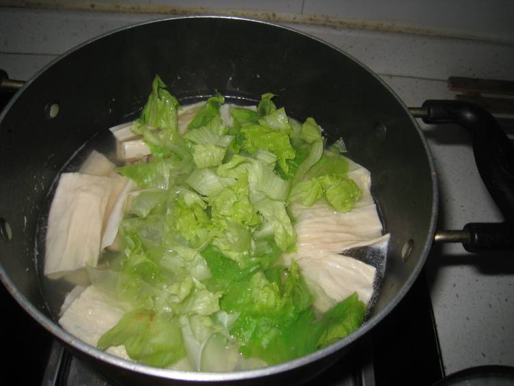 生菜腐竹汤步骤5