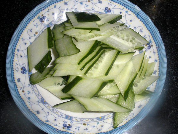 蚝油黄瓜生菜步骤4