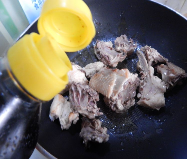 山药土豆烧鸡块步骤6