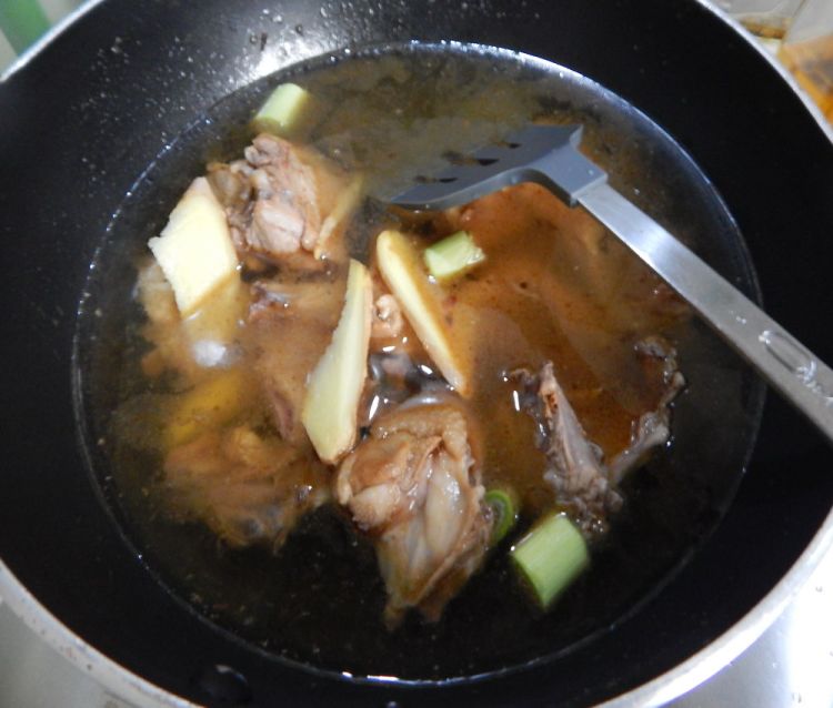 山药土豆烧鸡块步骤9