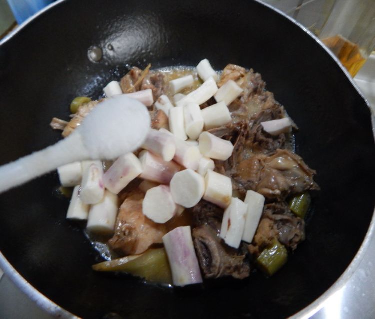 山药土豆烧鸡块步骤12