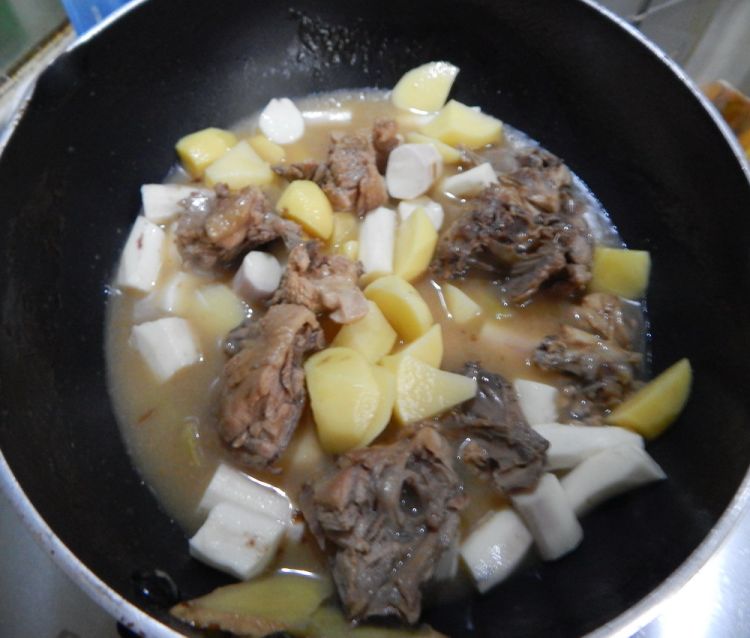山药土豆烧鸡块步骤14