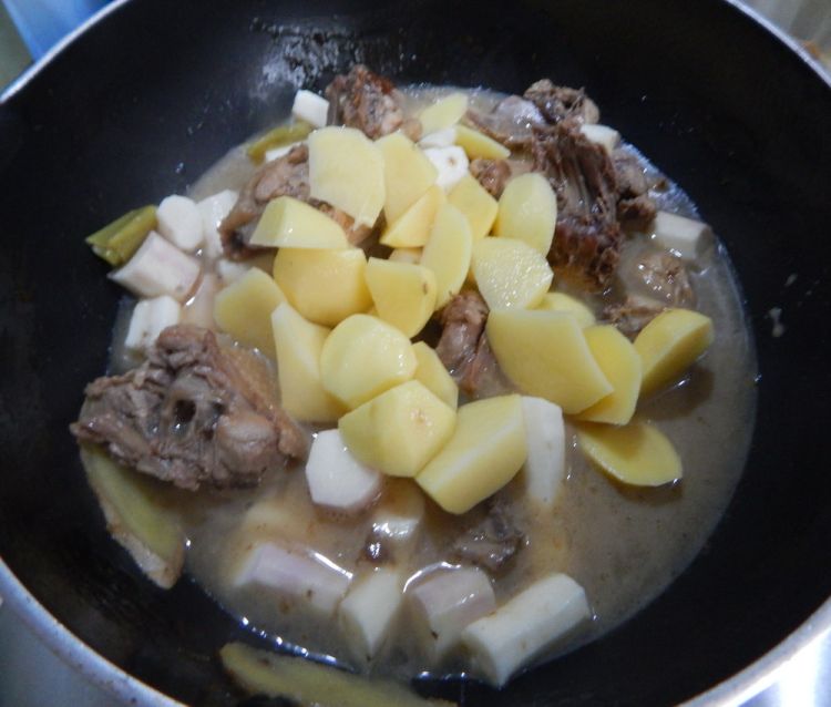 山药土豆烧鸡块步骤13